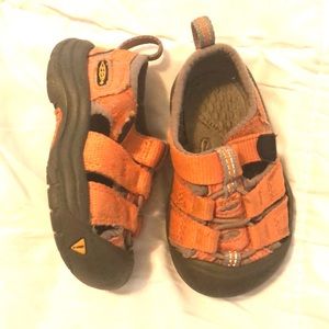 Toddler Keens, gently worn size 4